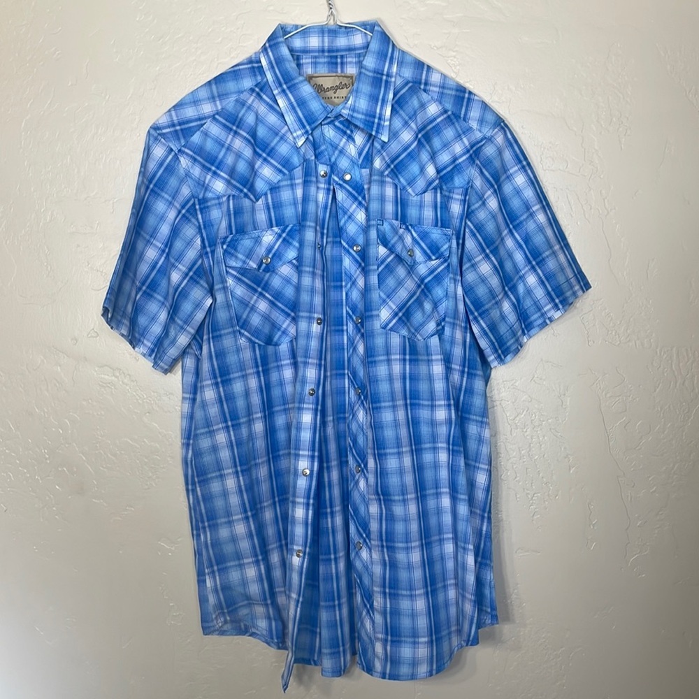 Men’s wrangler blue snap shirt